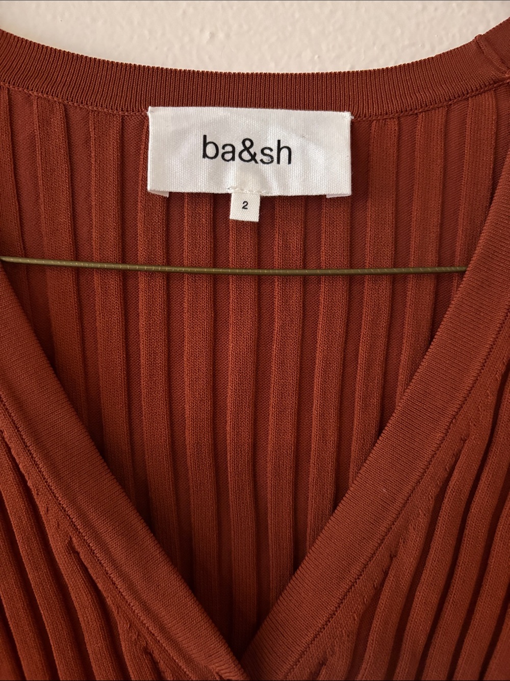 ba&sh Rust Cropped Ribbed V-Neck Cardigan - Picture 4 of 7